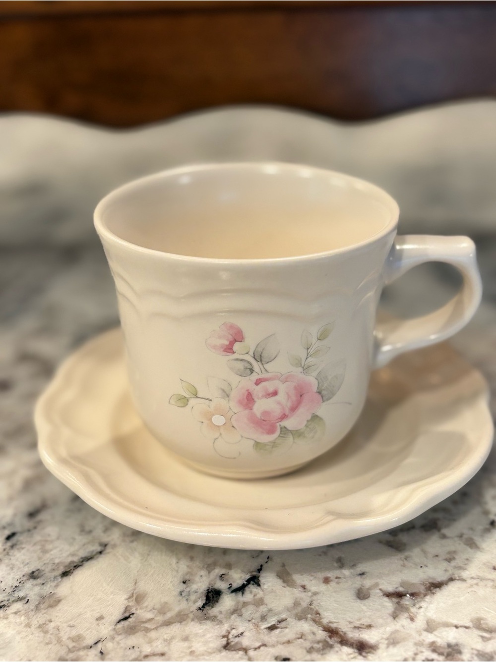 Vintage Pfaltzgraff Tea Rose Cups & Saucers Set of 3 USA Pink Floral Stoneware